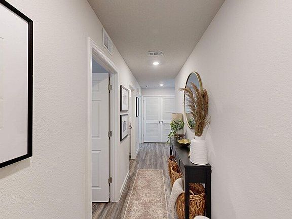 5th image of 32 Rambling Ln