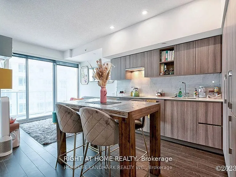 19 Bathurst St #3309 — Photo 3