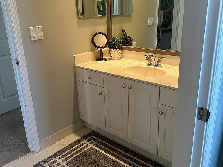 9205 Dupont Pl — Photo 41