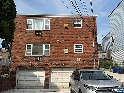 226 Clinton St #224 Photo 1