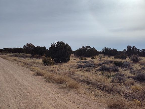 3rd image of 7th St E