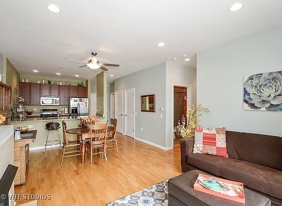 4th image of 2472 W Foster Ave APT 403