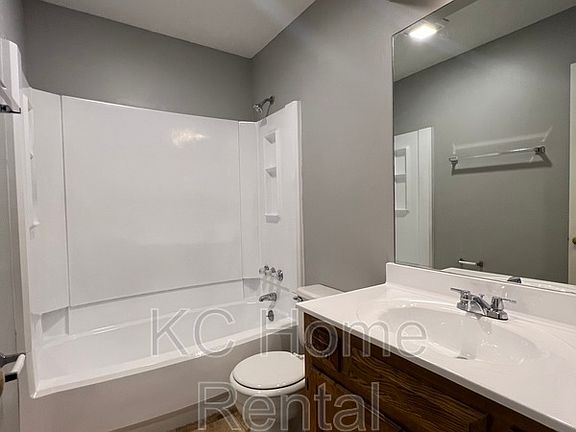 4th image of 12 W 132nd St