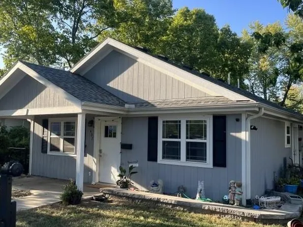 407 E 4th St, Cameron, MO 64429