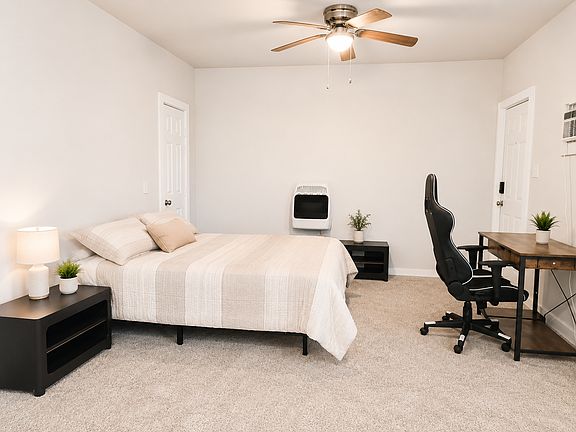 2nd image of 1409 Moore St #1