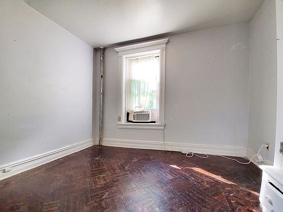 3rd image of 988 Bergen St #2B