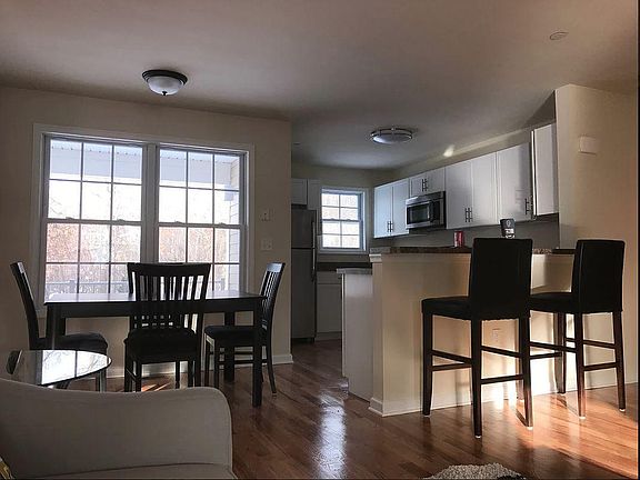 2nd image of 1 Palmetto Ct #1B-1Ba-1054Sqft