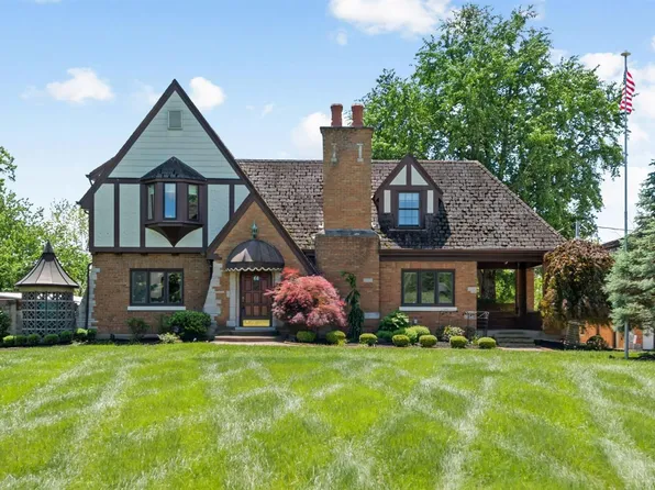 8289 Bridgetown Rd, Cleves, OH 45002