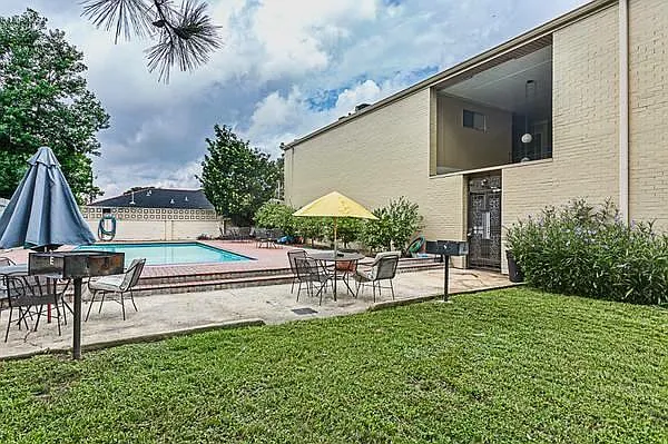 850 Martin Behrman — Photo 2