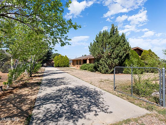 4th image of 3600 N Mountain View Dr