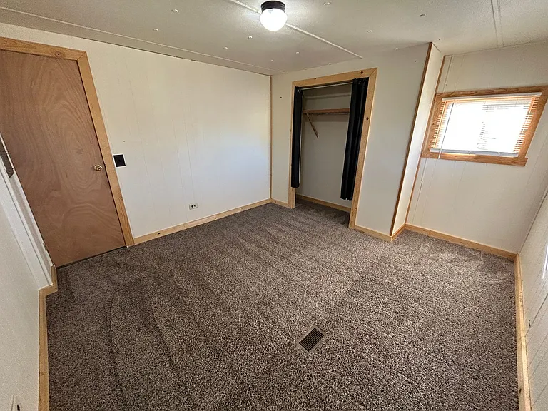 300 Linda Lee St — Photo 24