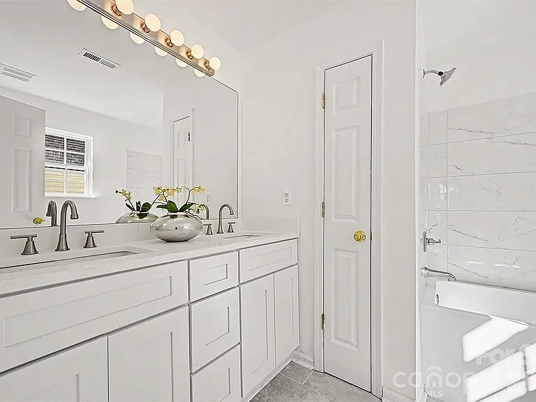 12010 Royal Castle Ct — Photo 9