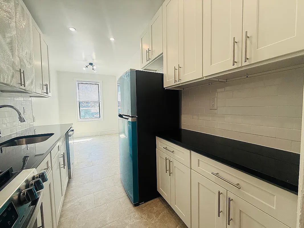 625 Caton Avenue — Photo 3