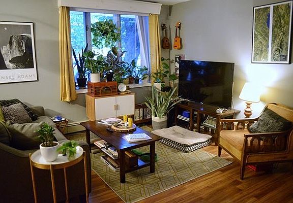3rd image of 2563 E Somerset St #1