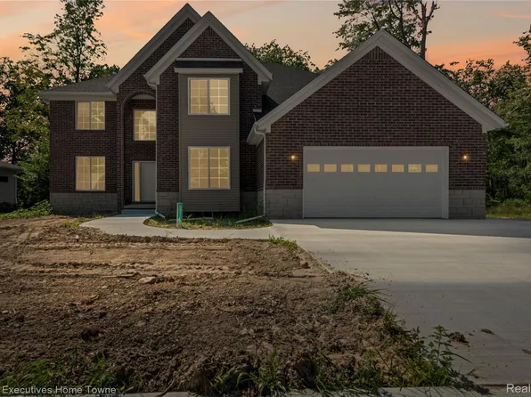 67695 Madeline St, Richmond, MI 48062