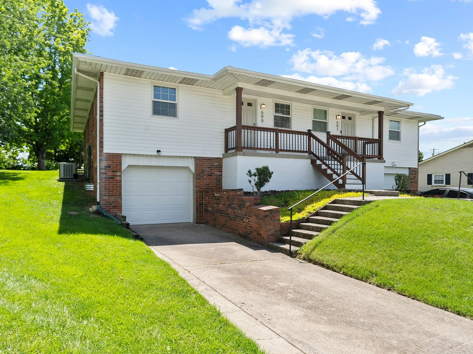 3 bed, 1350 sqft, $2,000 — Photo 1