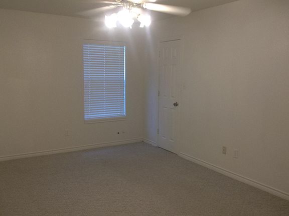 2nd image of 117 Willow Creek Ct