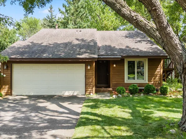 5554 Knoll Dr, Shoreview, MN 55126