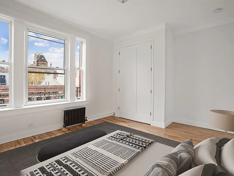 68 Montague St #7E — Photo 4