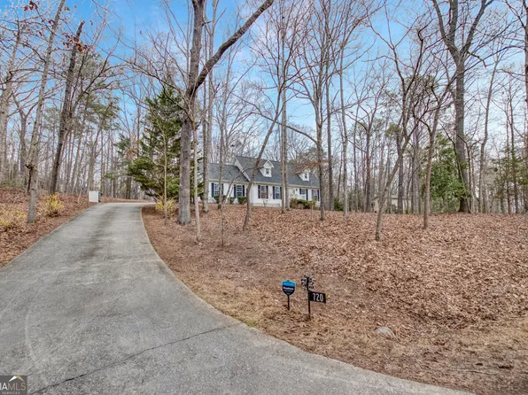 720 Singing Hills Dr, Clarkesville, GA 30523