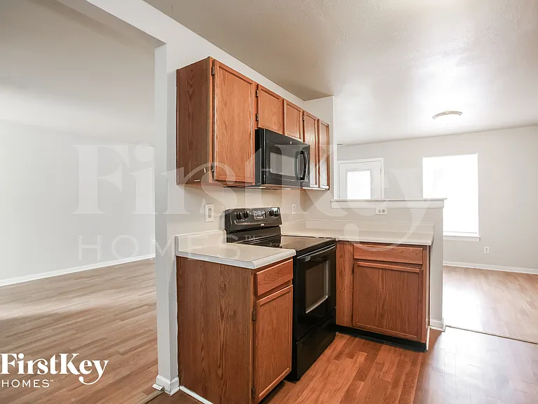 16773 Lowell Dr — Photo 8