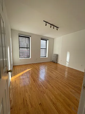 Rented by Peter R. Hungerford, LREB | media 55