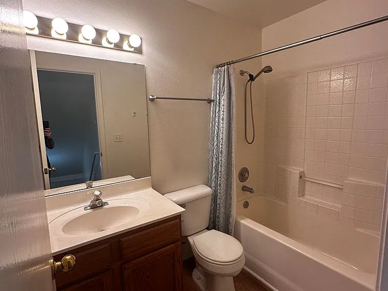 3329 Armour Ln — Photo 8