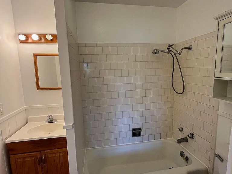 4805 Chestnut St #8 — Photo 7