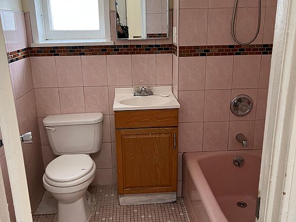 5th image of 8267 160th St Floor 2