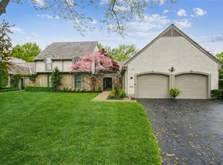 18 Coventry Ct, Prairie Village, KS 66208