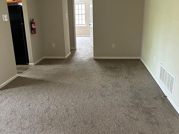 5th image of 36 Whitemarsh Ct