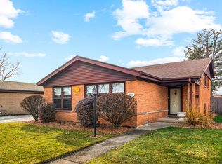 10536 S Kilbourn Ave, Oak Lawn, IL 60453
