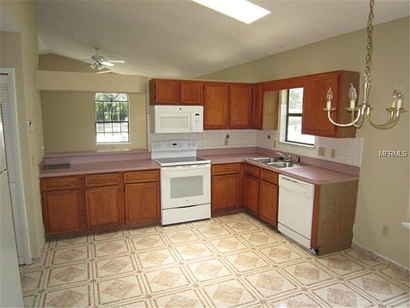 3rd image of 502 S Hart Blvd