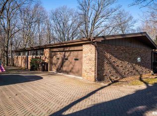 6321 N Burncrest Ct, Peoria, IL