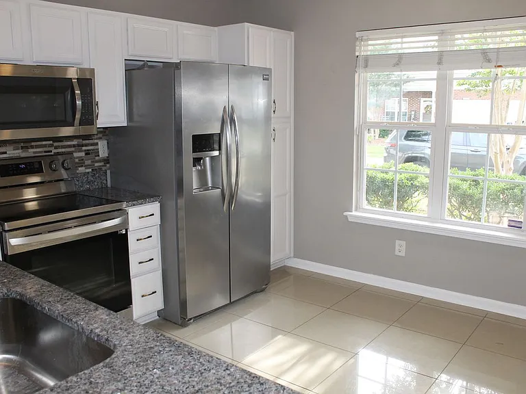 108 Azteca Dr — Photo 2