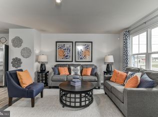 881 Raeann Dr, Greencastle, PA 17225