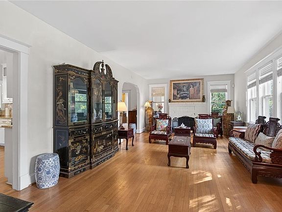4th image of 1411 Chesapeake Ave