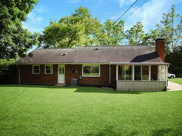 510 W Factory Rd — Photo 24