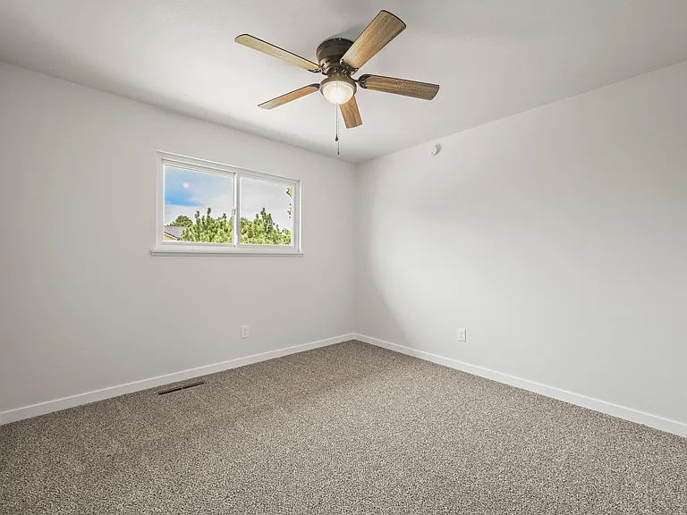 3018 Roche Dr N — Photo 23