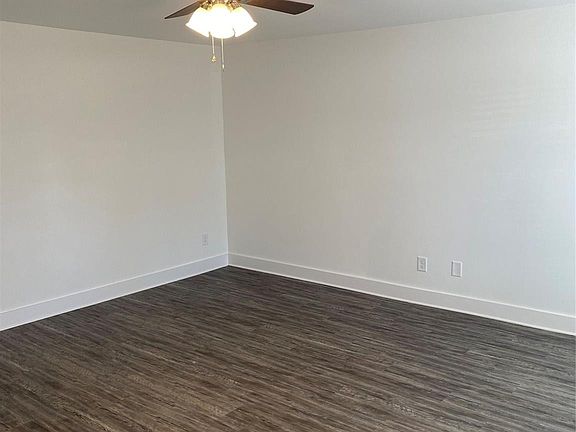 2nd image of 2781 Emperor St