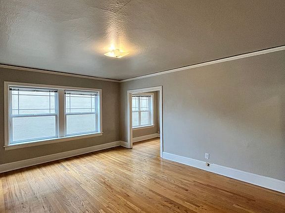 5th image of 1611 SE Belmont St APT 201