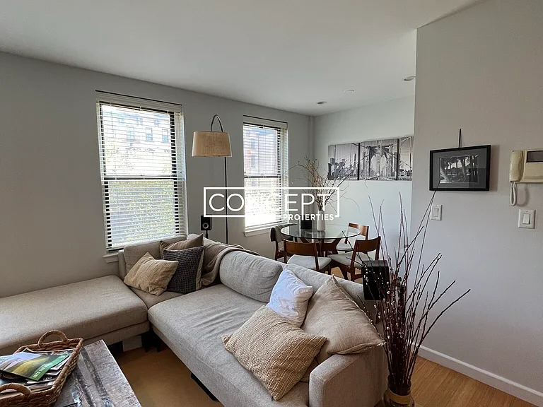 1661 Washington St #302 — Photo 4