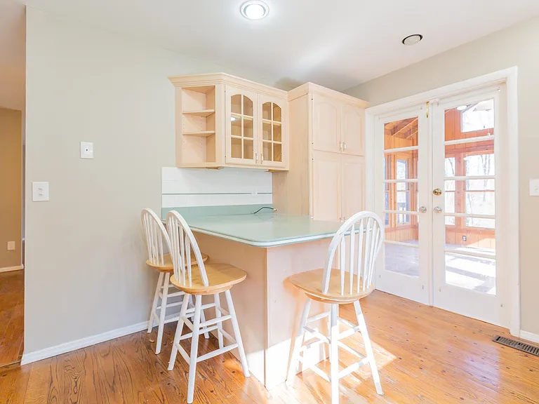 15222 Kempwood Dr — Photo 7