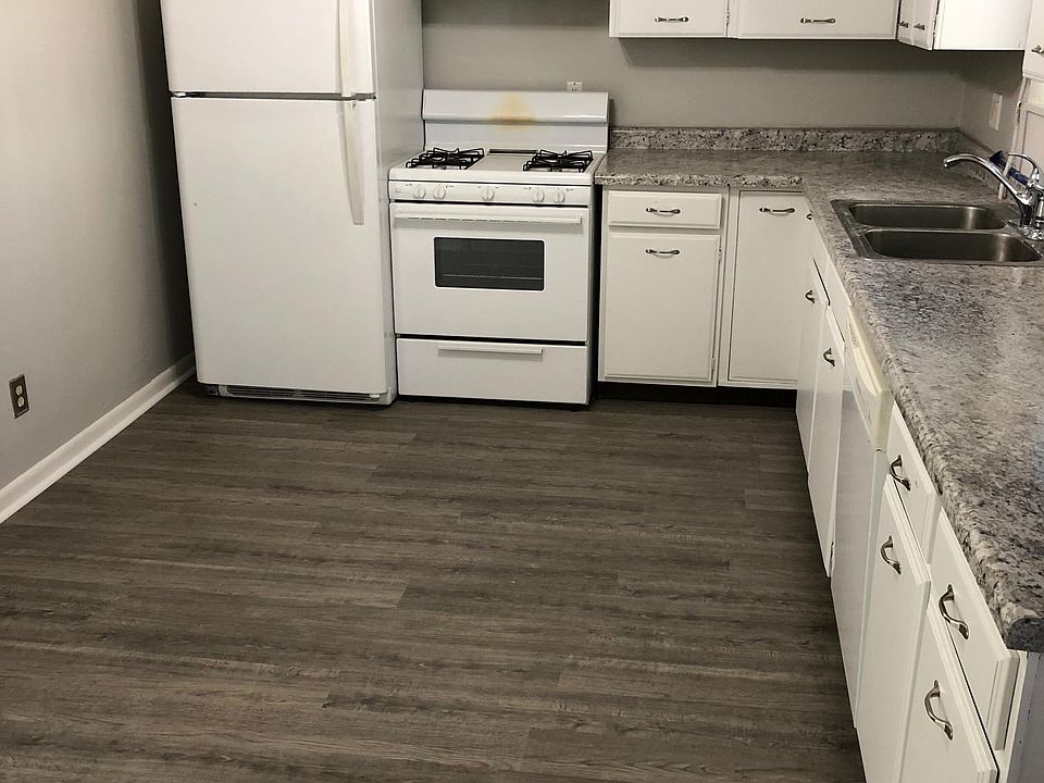 1st image of 1009 W Wilshire Dr