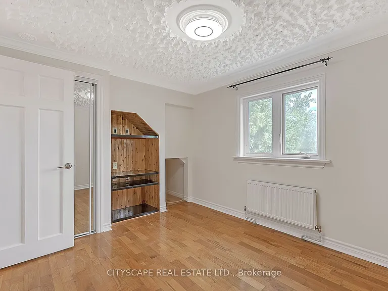 1345 Saint James Ave #UPPER — Photo 10