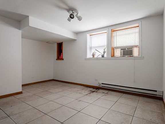 4th image of 2622 W Gunnison St #0