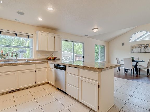 4th image of 13910 SE 35th St