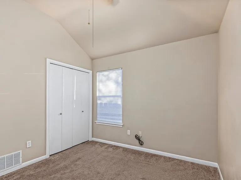 4806 Sterling Manor Dr — Photo 12