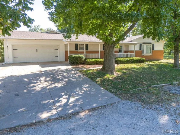 826 S Elm St, Vandalia, IL 62471