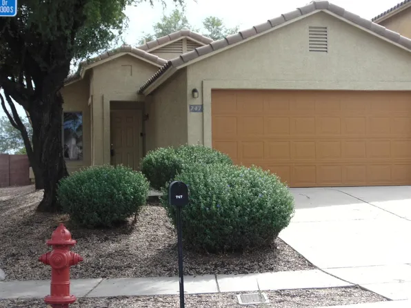 747 W Flaming Arrow Dr, Green Valley, AZ 85614